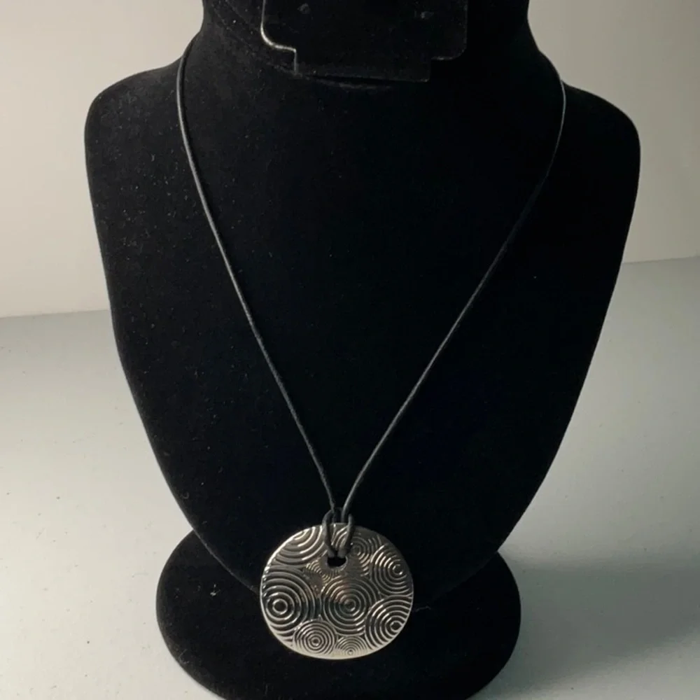 Lia Sophia Silver and Black Statement Necklace - Picture 4 of 11
